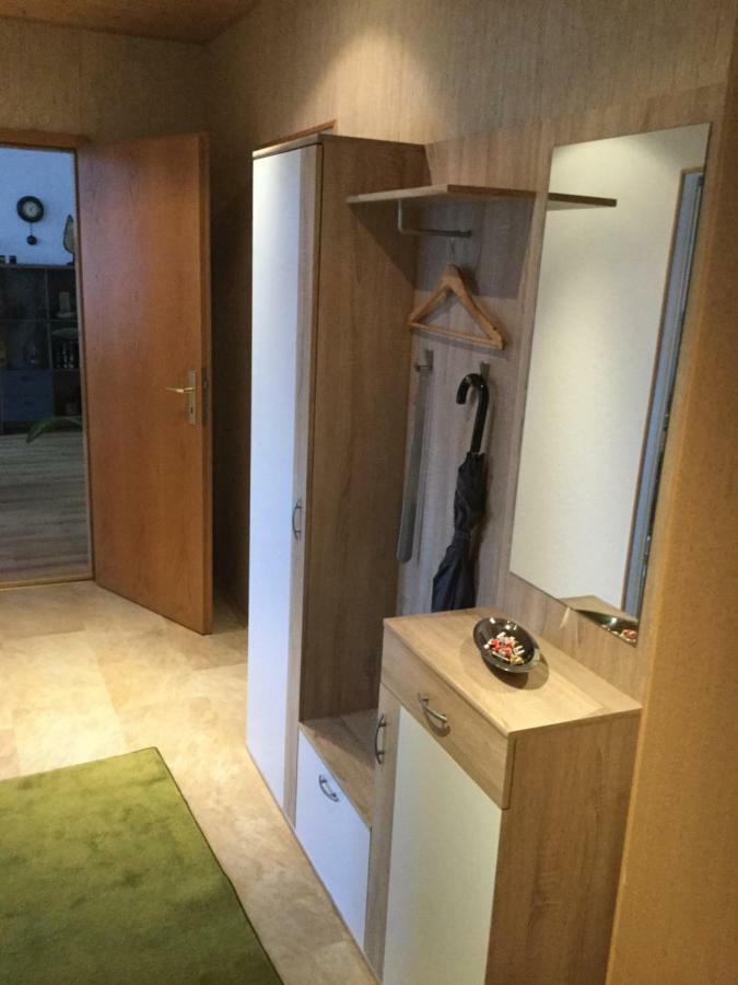 Zentrale-Ruhige Ferienwohnung Reichenbach im Vogtland Exterior foto